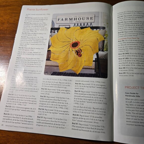 Herrschners Treasury of Crochet Afghans 2019 Calendar Instruction Booklet - Picture 3 of 4